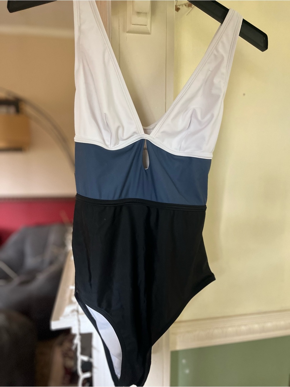 NWOT Women’s Colorblock V-Neck One-Piece Swimsuit - White, Blue, Black - Size M